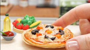 Восхитительная Овощная Мини Пицца! ?? Настоящая Пицца в Миниатюре |  Мини Кухня