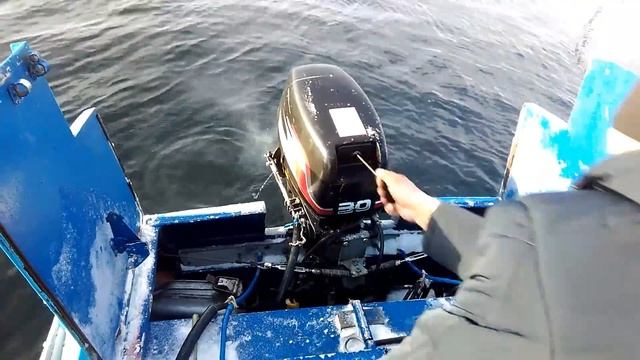 Заводим мотор Suzuki 30 мороз смотреть онлайн
