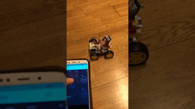 4WD Robot Auto Walking At ESP8266 + Blynk + Servo + Sonar HC-SR04
