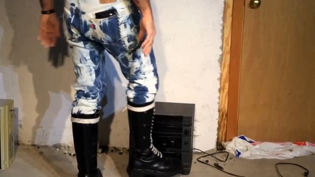 Kicking an old Stereo to a quick death смотреть онлайн
