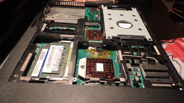 Чистка и замена термопасты ASUS K52D смотреть онлайн