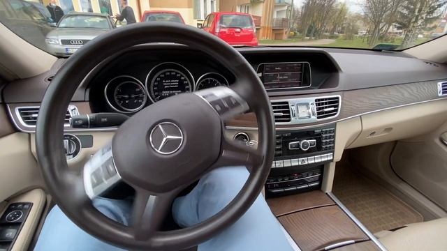 Mercedes-Benz Klasy E W212 FL - Parktronic, Mercedes sobie sama parkuje