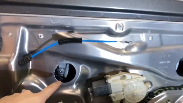 Mercedes w212 как снять обшивку двери, стеклоподъемник двери и ручку двери смотреть онлайн