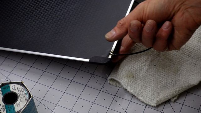 Static Electricity Reset My Computer!! - Mouse Pad Grounding Solution смотреть онлайн