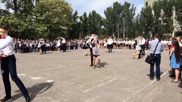 Вальс последний звонок 25.05.2017 МОУ СШ № 93 Советского района Волгограда смотреть онлайн