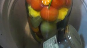 маринованное ассорти на зиму из патиссонов, помидор и огурцов