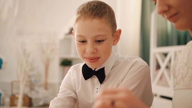 Новогодняя песня "По сугробам" смотреть онлайн