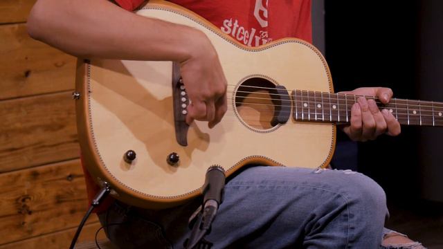 ¿La evolución de la guitarra acústica? 🤔 | Fender Highway Parlor смотреть онлайн