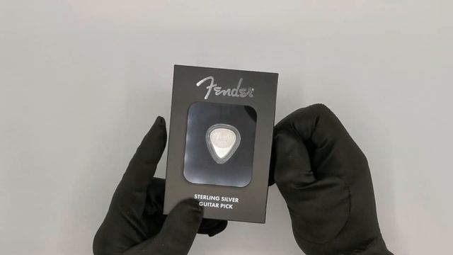Unboxing 2021 Fender Sterling Silver Playable Guitar Pick смотреть онлайн