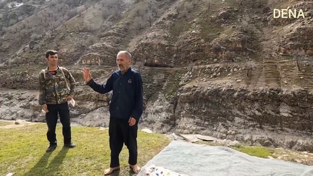 Nomadic women and children move through the mountains of Iran by carrying their belongings смотреть онлайн