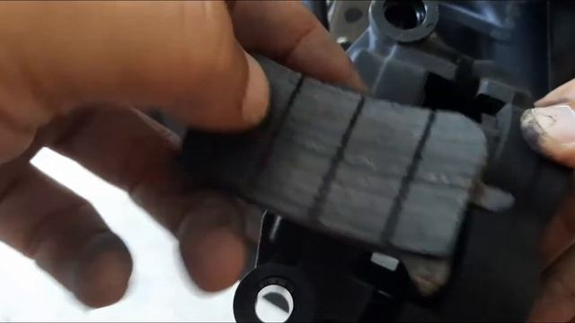 SUPER EASY BRAKE PAD CHANGE - CRF1000L AFRICA TWIN - MotoVlog - TheManoy66