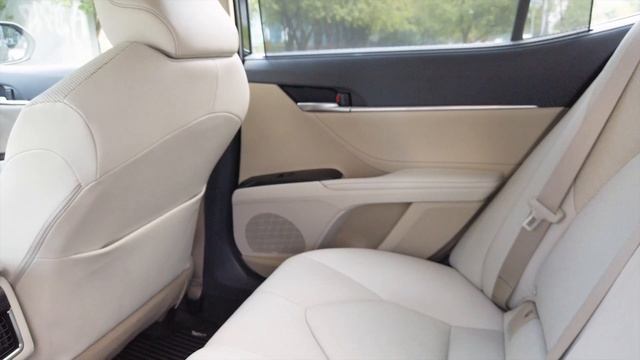 Toyota Camry (Тойота Камри) 2021 - Королева корпоративов. Обзор версии Executive Safety смотреть онлайн