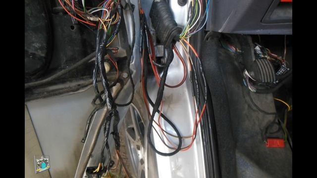 Не работает стеклоподъёмник и ЦЗ - Mercedes W638 Vito 2.2cdi смотреть онлайн