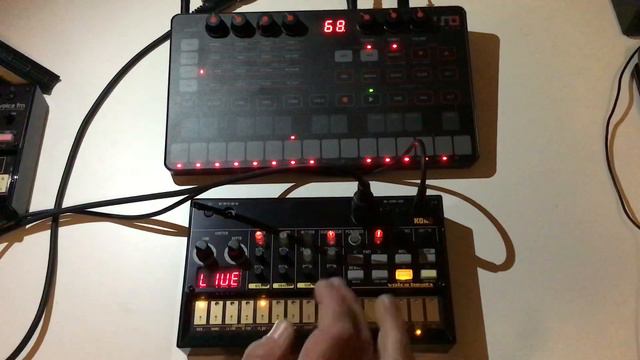 IK UNO Synth & Korg Volca Beats - Techno House Session Jam 🎚🎹🎛🎧 смотреть онлайн