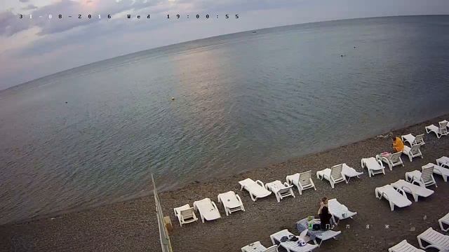 Вебкамера "Пляж Дубны". Запись 31.08.2016 19:00:16 смотреть онлайн