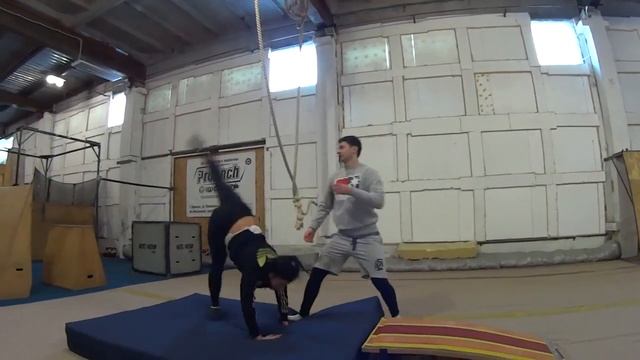 Acrobatics training #3 / Тренировка по акробатике #3 смотреть онлайн