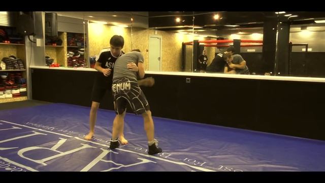 Учимся бороться и правильно падать. Присоединяйся, учись вместе с нами!