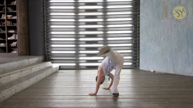 Basic round kicks in capoeira. Базовые круговые удары в капоэйре смотреть онлайн
