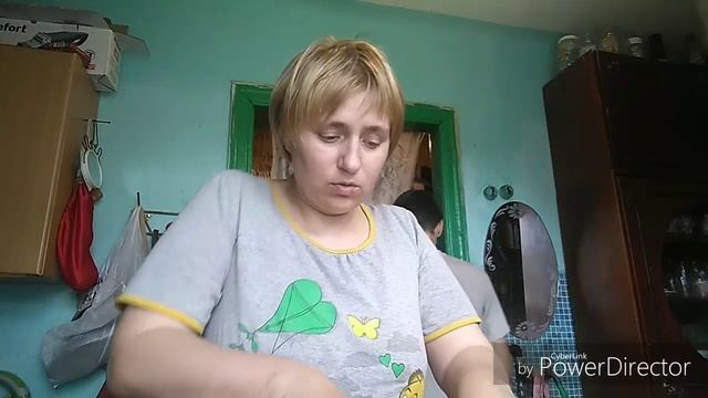 Готовлю кушать, делаю маникюр. смотреть онлайн