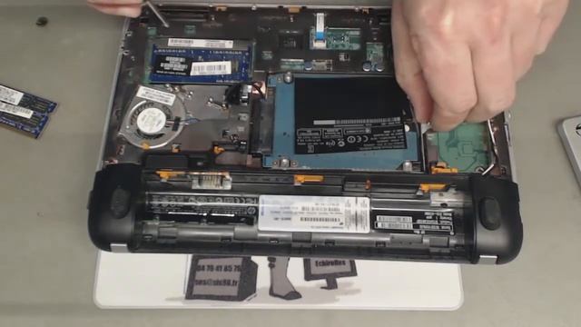 Démonter un HP MINI смотреть онлайн