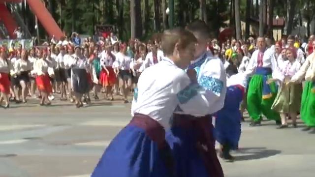 У Харкові 432 студенти одночасно виконали гопак та встановили рекорд України смотреть онлайн