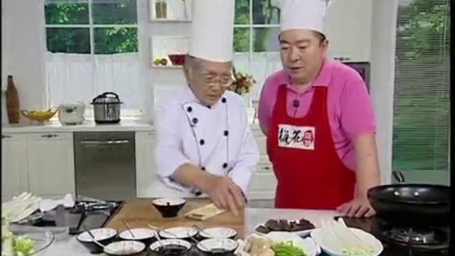 Морские трепанги с луком