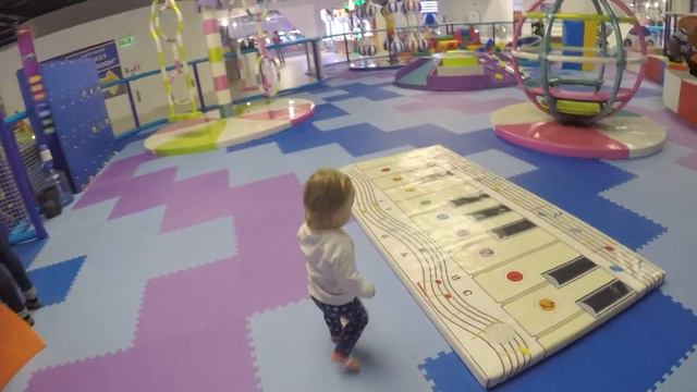 ТРЦ Lavina mall Киев.Едем в Парк развлечений Galaxy.... смотреть онлайн