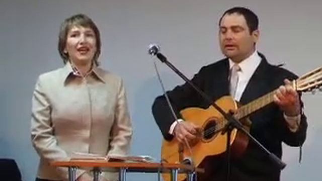 Михаил и Евгения Загайко - Мимо текла, текла река смотреть онлайн