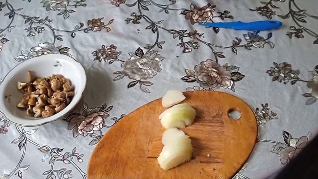 Рецепты: Курица с грибами в сливках. Ужин. смотреть онлайн