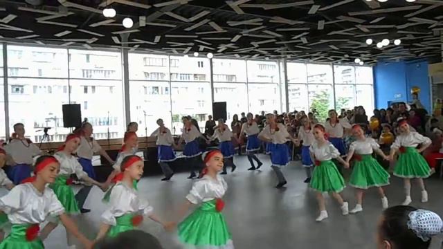 Gracia Dance танец "Калина" на открытии ТЦ "New Way" смотреть онлайн