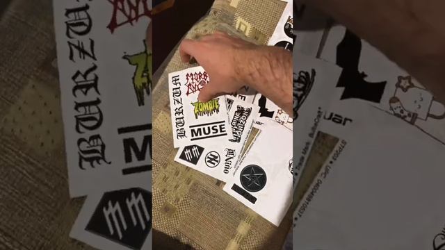How To Put Stickers On An Electric Guitar смотреть онлайн