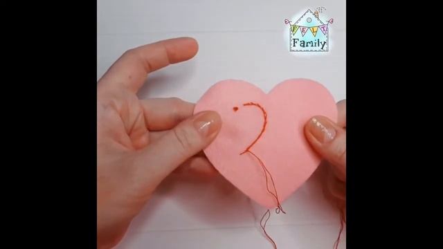 Шов "Назад иголку". Шьем из фетра легко. Felt Family. смотреть онлайн
