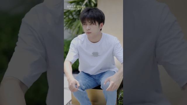 董事長入住分公司酒店，沒想到被囂張經理嘲諷，他一個電話把經理直接開除#湯小魚#短劇#情感#搞笑#霸道總裁 смотреть онлайн
