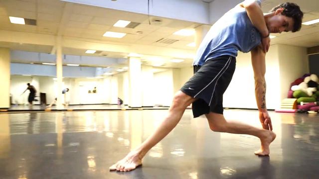 Movement Exploration with Michael Larsen смотреть онлайн