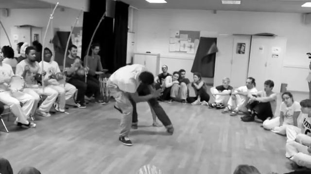 CM Fubuia (ADM) & Treinel Ricardo - Capoeira Ginga Nagô toulouse 2012 смотреть онлайн