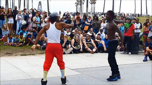 Шоу безумных артистов на американском пляже Venice Beach (Венис Бич) смотреть онлайн