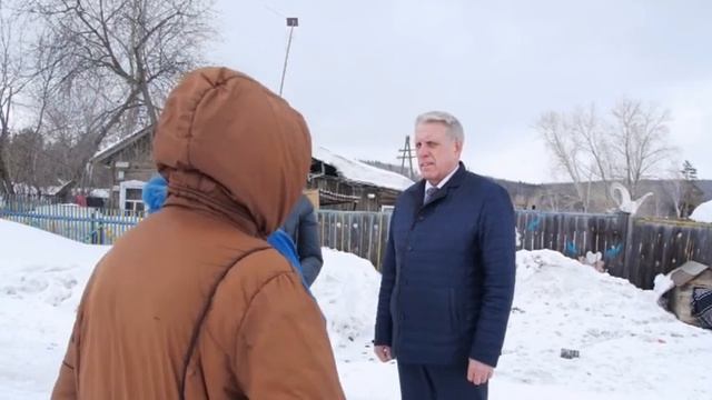 глава города Назарово встретился с жителями посёлка Каменный карьер смотреть онлайн