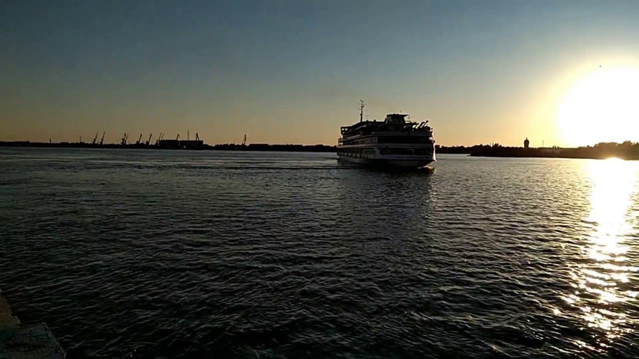 Астрахань: как провожают пароходы смотреть онлайн