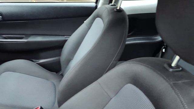 2013 Hyundai i20 1.2 Classic Hatchback 3dr Petrol Manual Euro 5 (85 bhp) смотреть онлайн