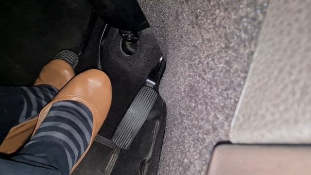 Pedalpumping And Cranking Old Carburetor Car