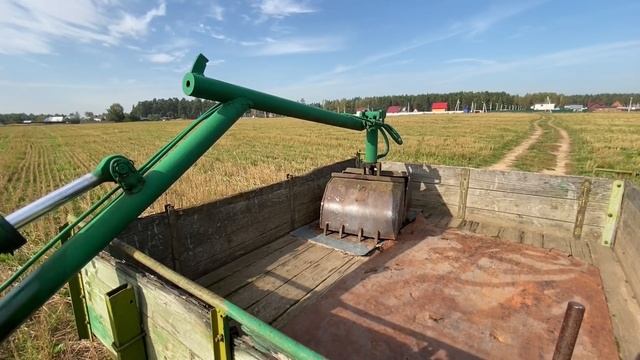 Обзор самодельного трактора-самосвала с ковшом (English subtitles) смотреть онлайн