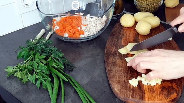 Салат из курицы и соленых огурцов смотреть онлайн