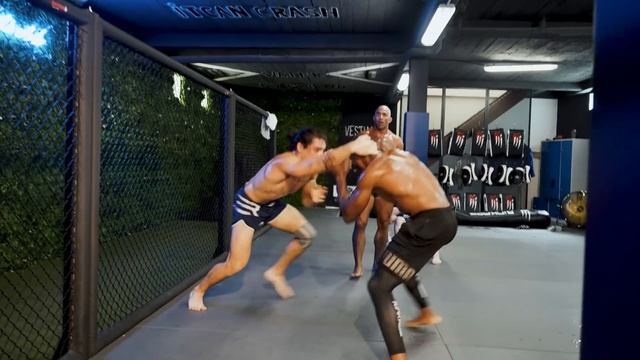 Salahdine Parnasse épisode 8 : Salah VS Champion du monde de grappling смотреть онлайн