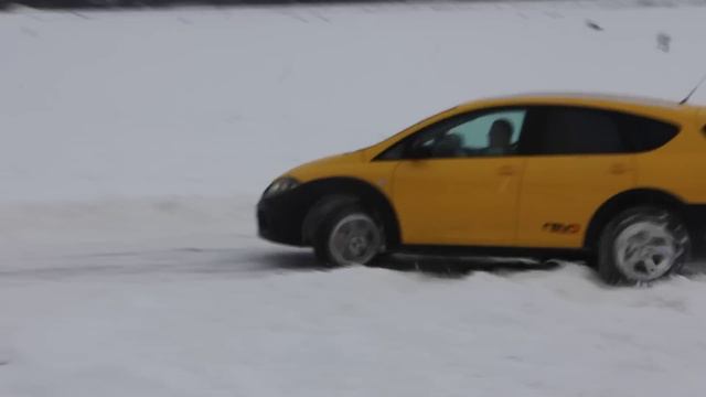 Самый грустный автомобиль дает угла! смотреть онлайн