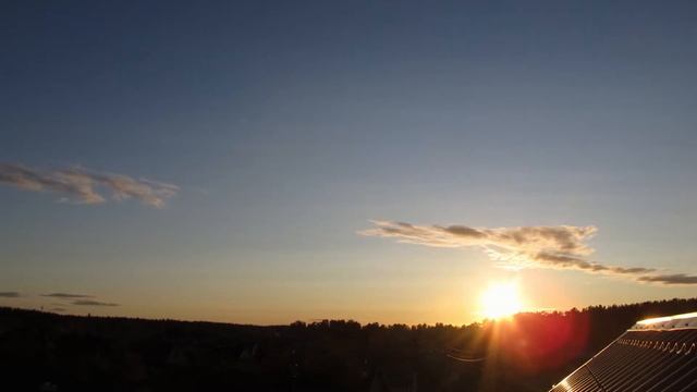 Sun, wind, clouds, rain and sunset смотреть онлайн