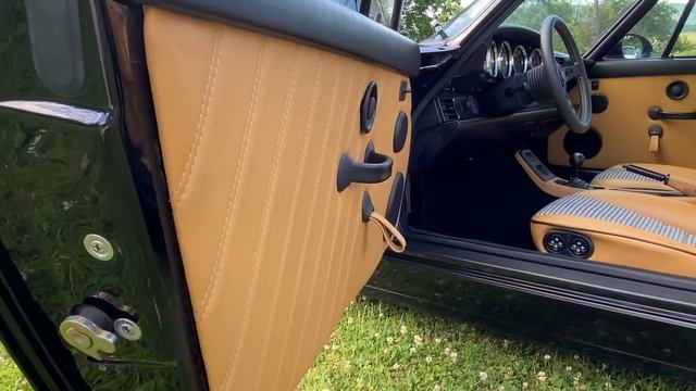 Porsche 911 964 Owner Interview: 20 Changes This Owner Made To The Most Elusive Air Cooled 911. смотреть онлайн