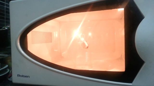 Лампа накаливания в микроволновке смотреть онлайн