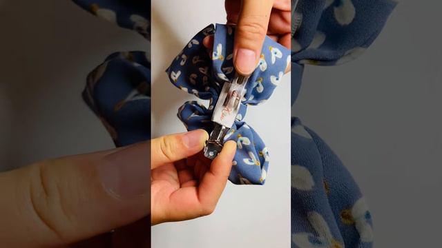 Заколка-автомат с бантом