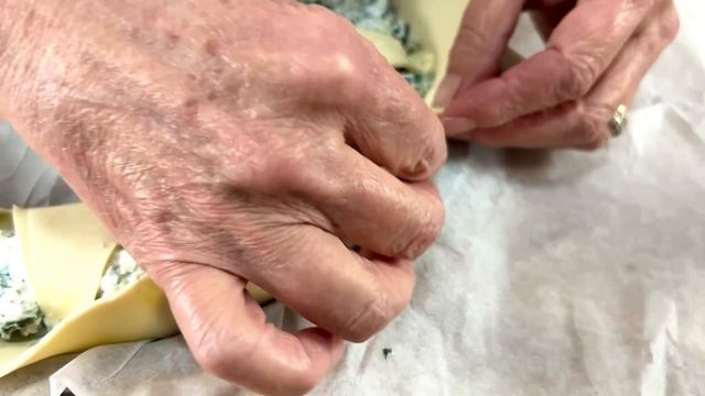 Una facile e deliziosa idea aperitivo o antipasto ? CORONA NATALIZIA SALATA di pasta sfoglia смотреть онлайн