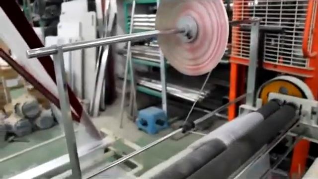 Пакетоделательная машина RFQQ 1100, изготовление пакетов из воздушно пузырчатой пленки смотреть онлайн